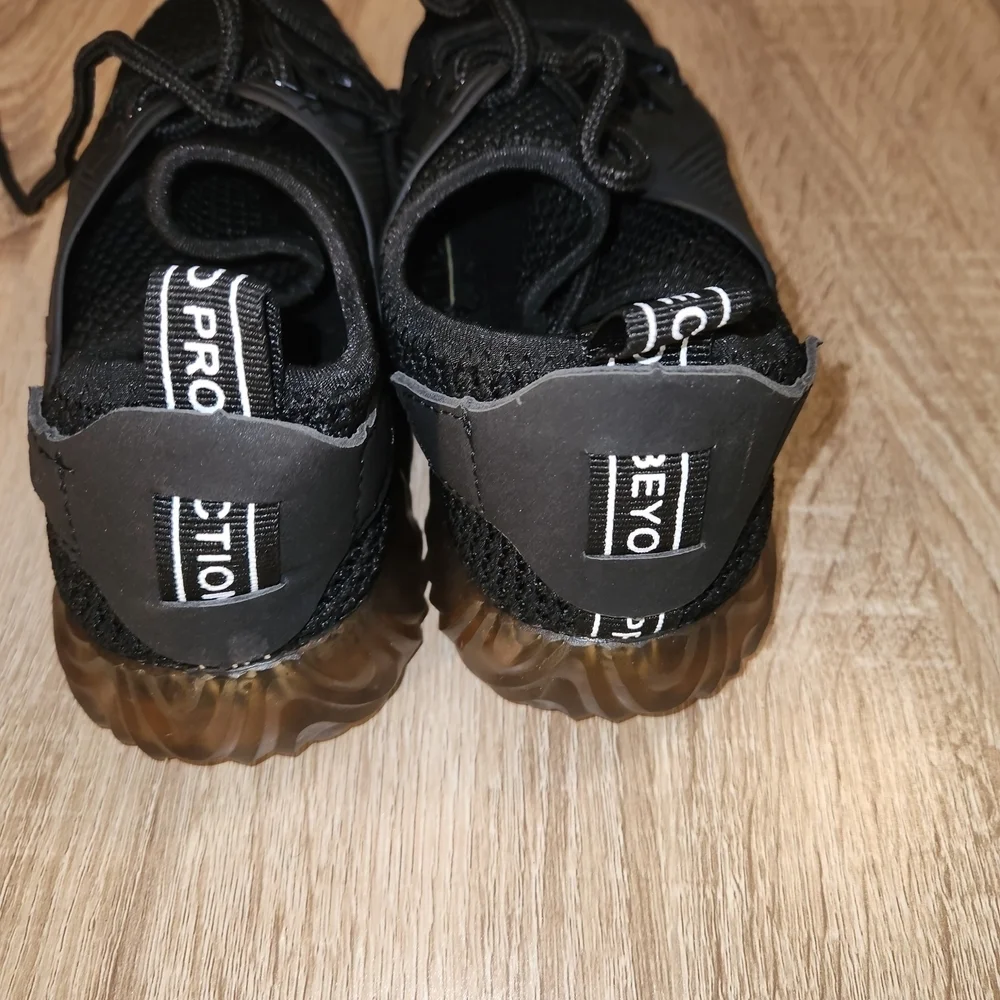 Ryderwear Black Sneakers